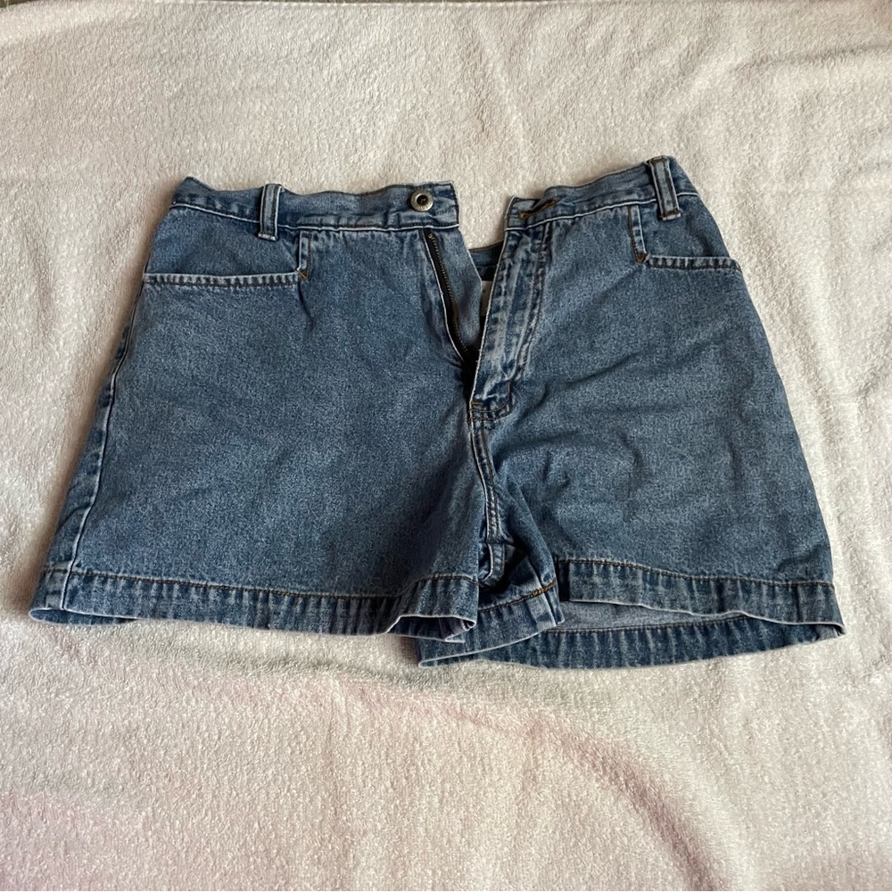 Cute vintage jean shorts!